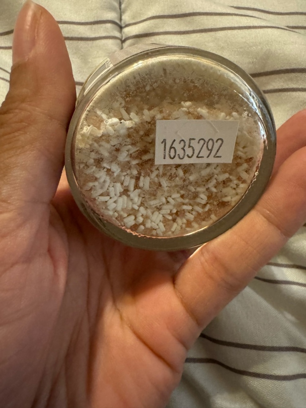 Bee Inspired Sea + Tea Bath Soak with Herbs - Picture 6 of 8